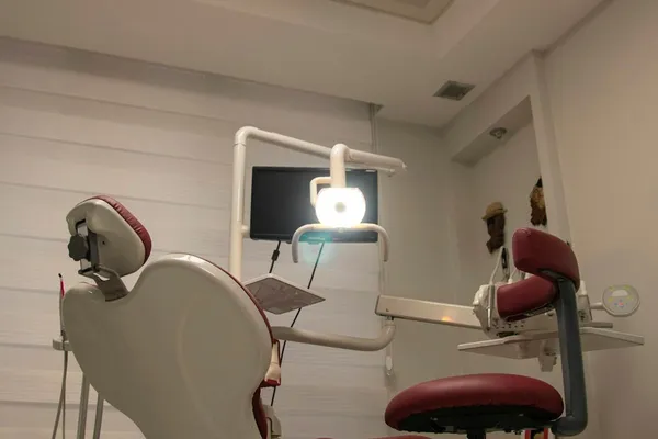 Emergency Playbook: Turn Dental Crisis Into Loyalty